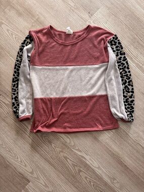 Girls Long Sleeve Colorblock Top with Leopard-Print Sleeves - Pink & Cream